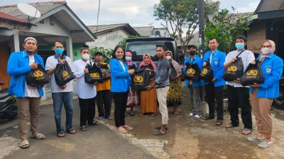 DPD I KNPI DKI Jakarta Bersama DPD II KNPI Kota Jakarta Selatan Salurkan Paket Bantuan Sembako dari Kapolri
