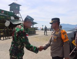 Tingkatkan Sinergitas TNI-Polri, Kapolres Puncak Jaya Kunjungi Pos Puncak Senyum dan Pos Merah Putih